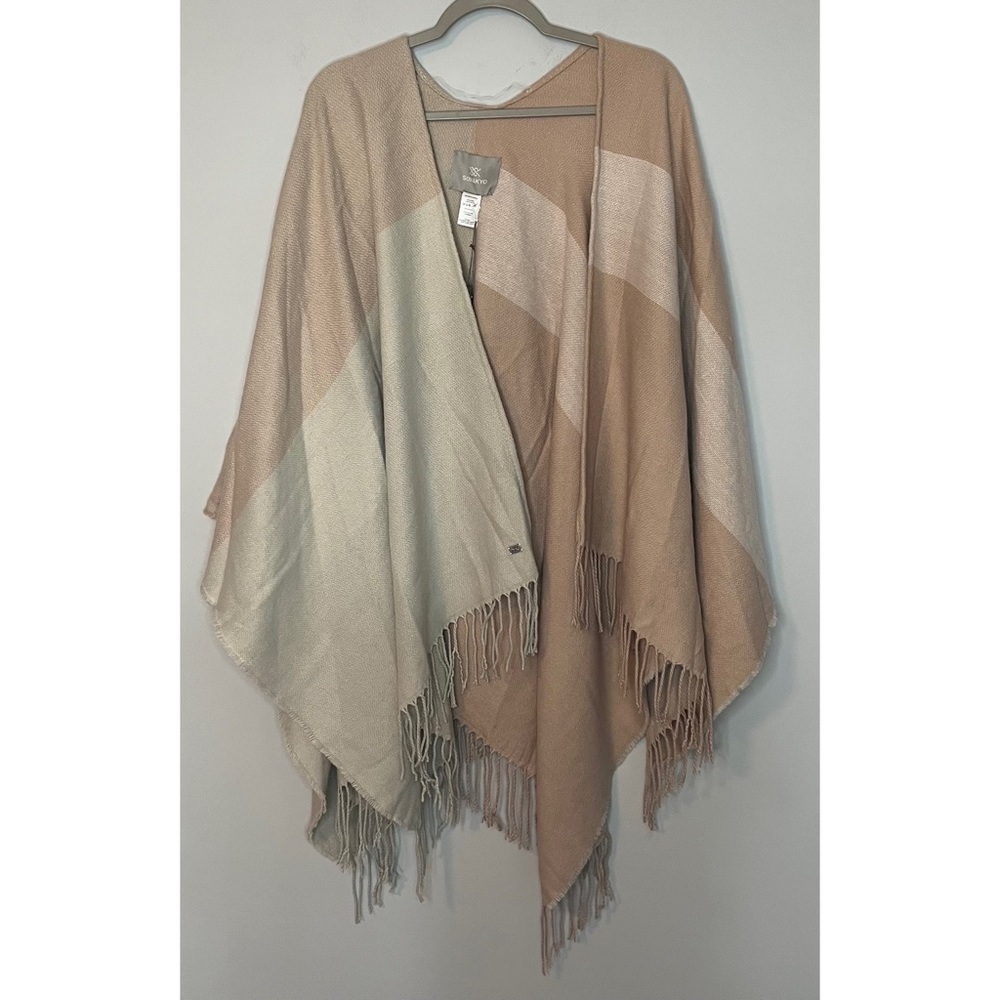 Women’s new Soia and Kyo light pink plaid oversized poncho sweater one size
